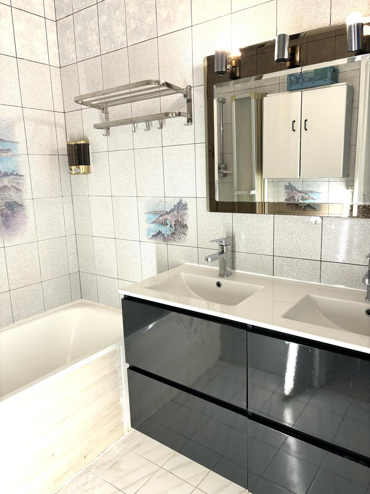 Chambre Tour Boucry Homestay *